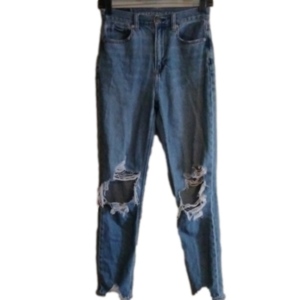 AMERICAN Eagle size 00 distressed lighter wash mom jeans.